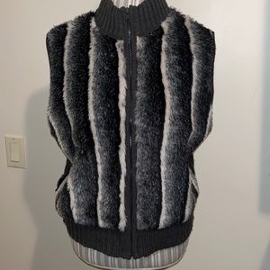 Great condition Sweater /Fur vest